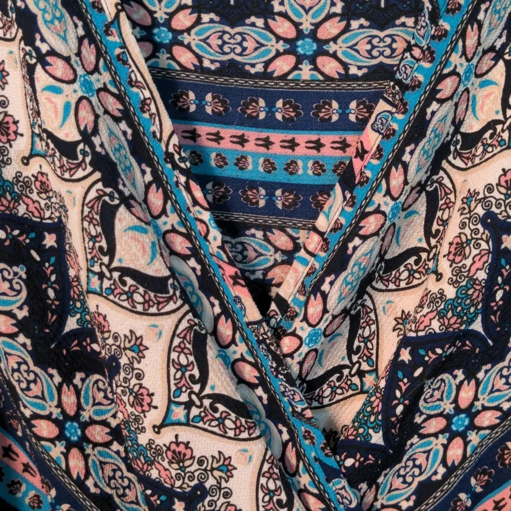 Patterned Romper - Picture 2 of 4